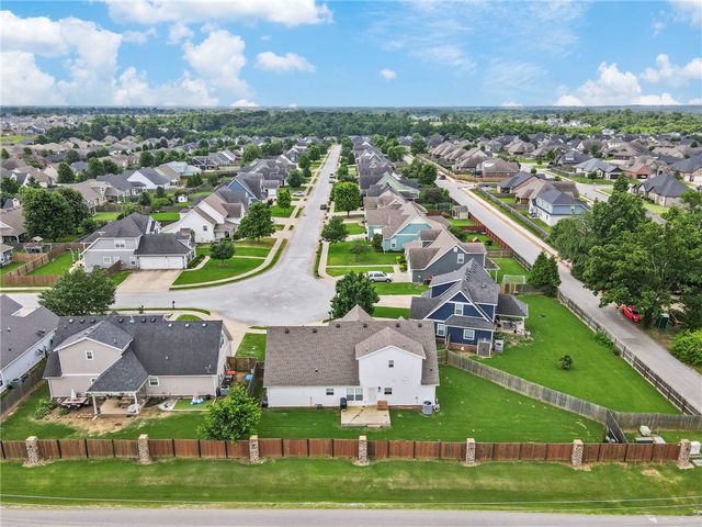 1200 St. Johns Wood, Cave Springs, AR 72718
