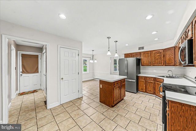 10 OLD STABLE LN, Newark, DE 19711