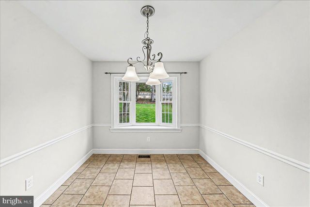 10 OLD STABLE LN, Newark, DE 19711