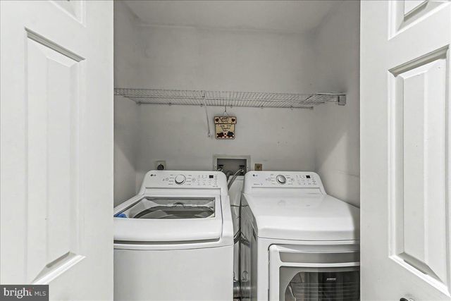 10 OLD STABLE LN, Newark, DE 19711