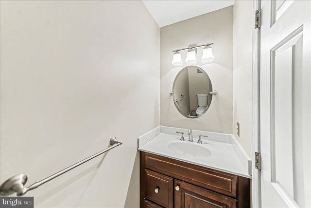 10 OLD STABLE LN, Newark, DE 19711