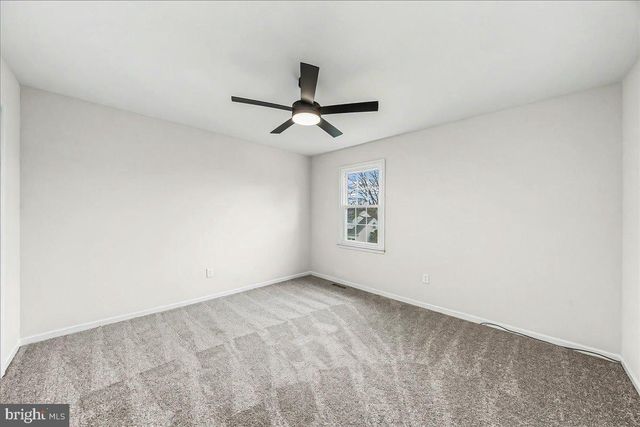 10 OLD STABLE LN, Newark, DE 19711