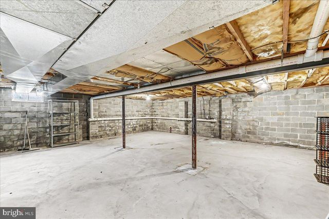 10 OLD STABLE LN, Newark, DE 19711