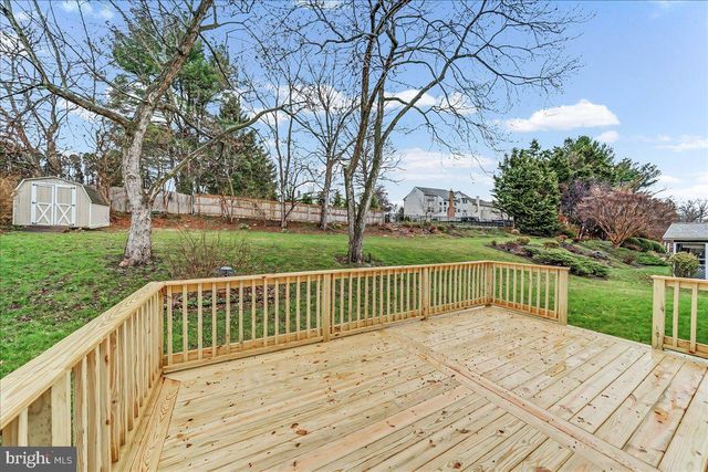 10 OLD STABLE LN, Newark, DE 19711