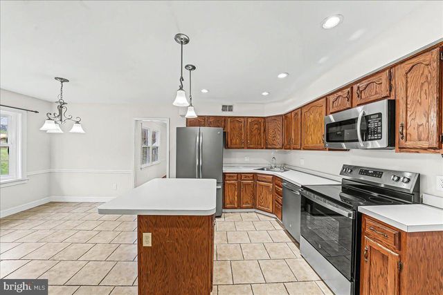 10 OLD STABLE LN, Newark, DE 19711