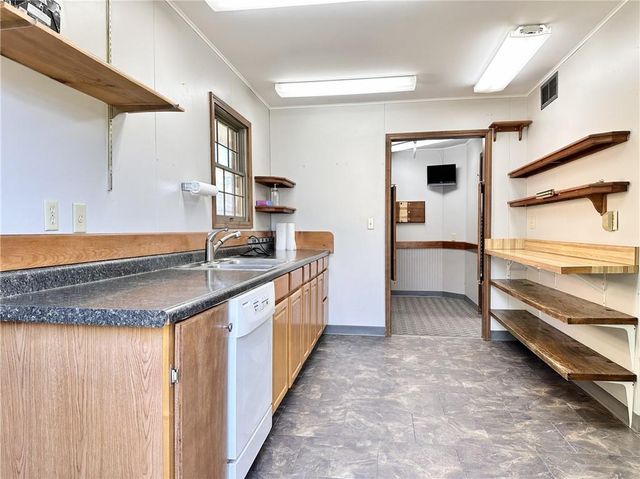 152 E 8 TH Street, Trenton, MO 64683