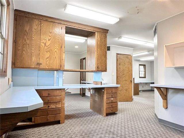 152 E 8 TH Street, Trenton, MO 64683