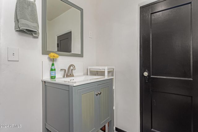 2512 N 12TH Street, Phoenix, AZ 85006
