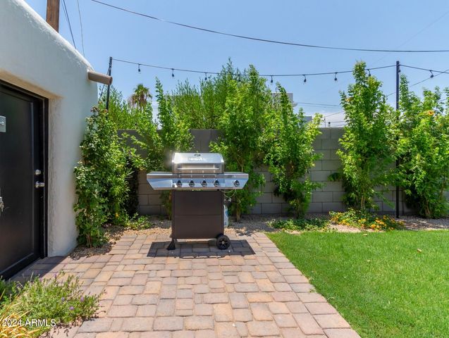 2512 N 12TH Street, Phoenix, AZ 85006