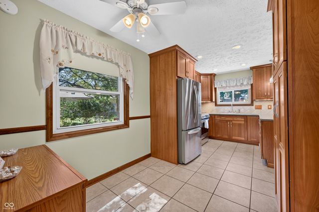 633 Echo Circle, Greenwood, IN 46142