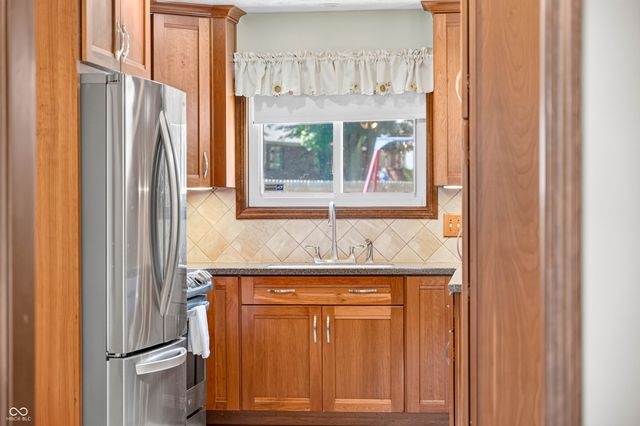633 Echo Circle, Greenwood, IN 46142