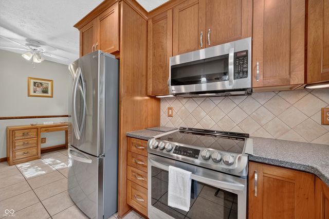 633 Echo Circle, Greenwood, IN 46142