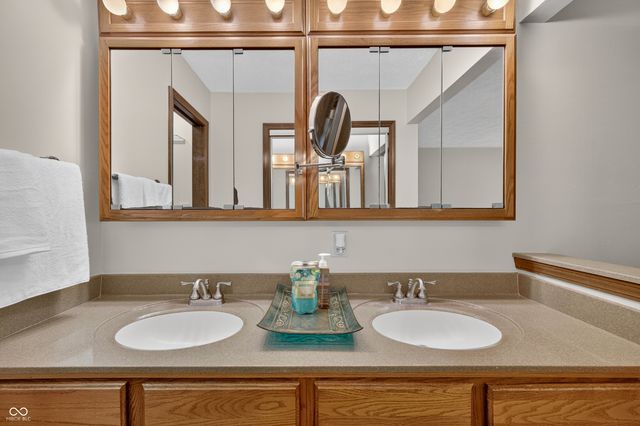 633 Echo Circle, Greenwood, IN 46142