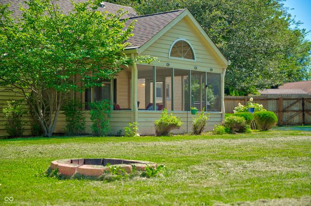633 Echo Circle, Greenwood, IN 46142