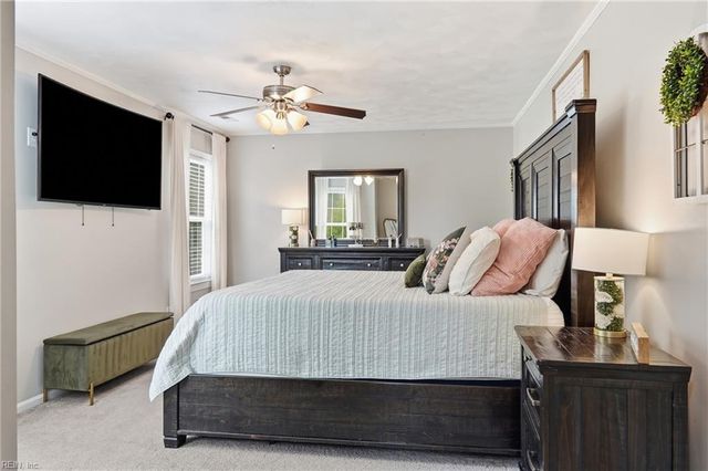 712 Woodcott DR, Chesapeake, VA 23322