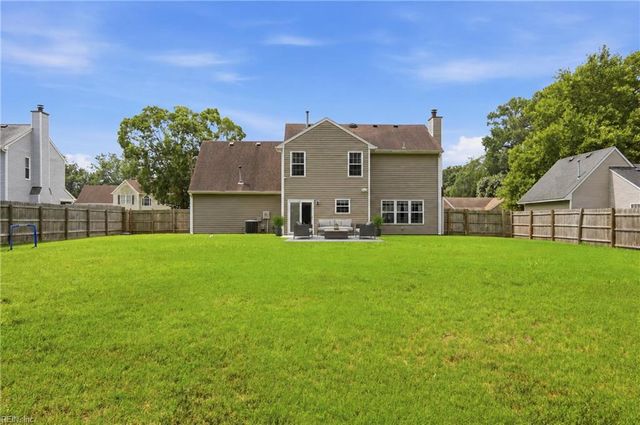 712 Woodcott DR, Chesapeake, VA 23322