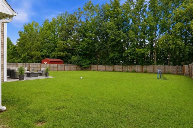 712 Woodcott DR, Chesapeake, VA 23322