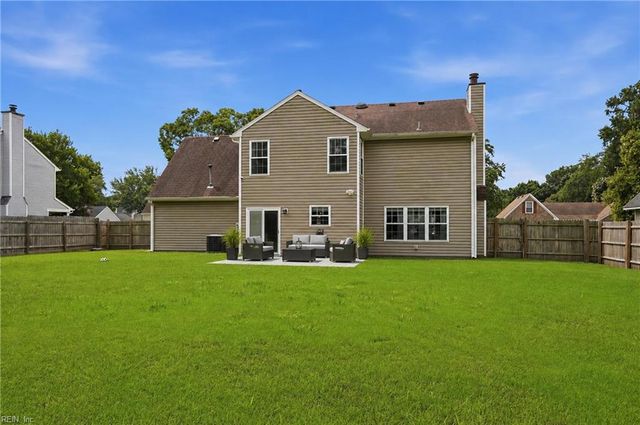 712 Woodcott DR, Chesapeake, VA 23322