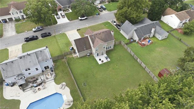 712 Woodcott DR, Chesapeake, VA 23322