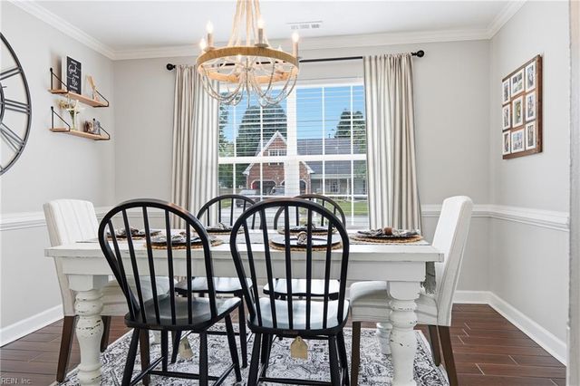 712 Woodcott DR, Chesapeake, VA 23322