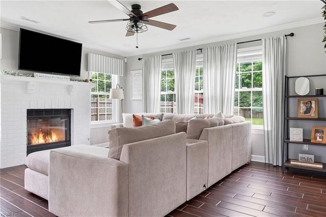 712 Woodcott DR, Chesapeake, VA 23322