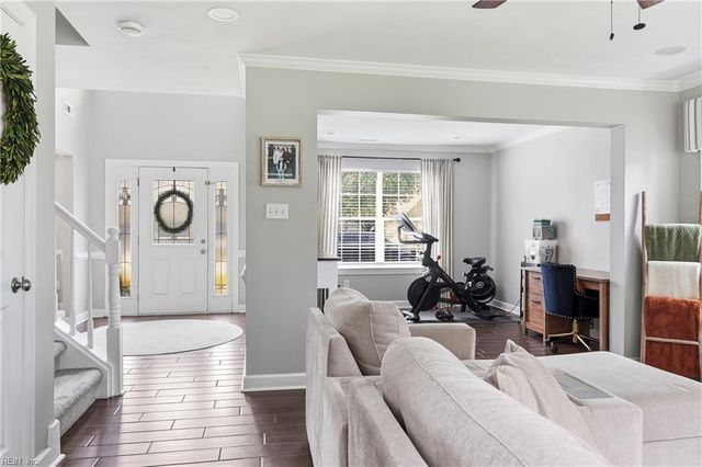 712 Woodcott DR, Chesapeake, VA 23322