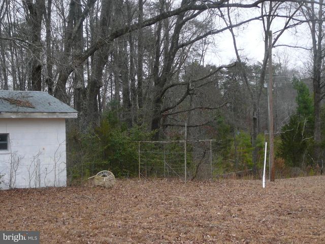 6088 FREDERICKSBURG TPKE, Woodford, VA 22580