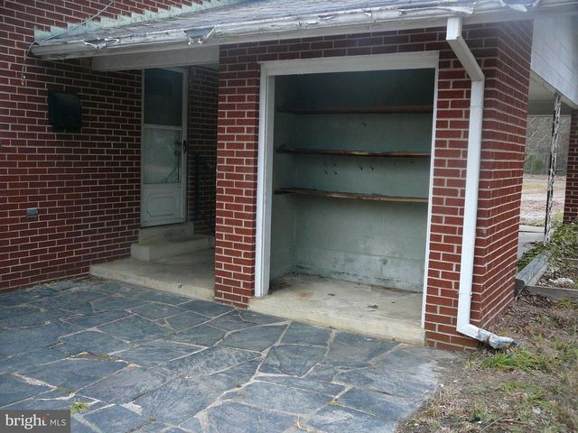 6088 FREDERICKSBURG TPKE, Woodford, VA 22580