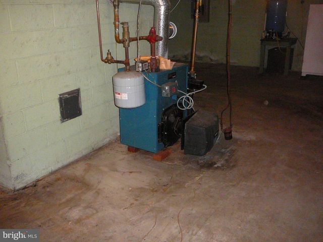 6088 FREDERICKSBURG TPKE, Woodford, VA 22580