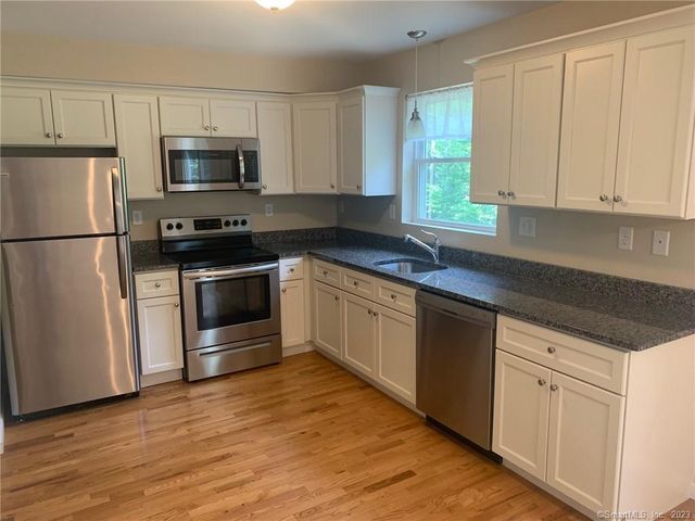 54 Tridell Drive 29, Southington, CT 06489