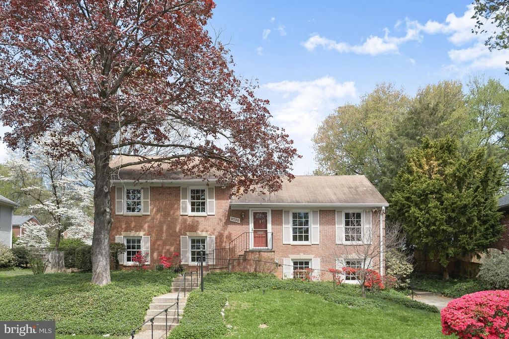 Image 1 of property listing at 9720 BYEFORDE RD, Kensington, MD 20895