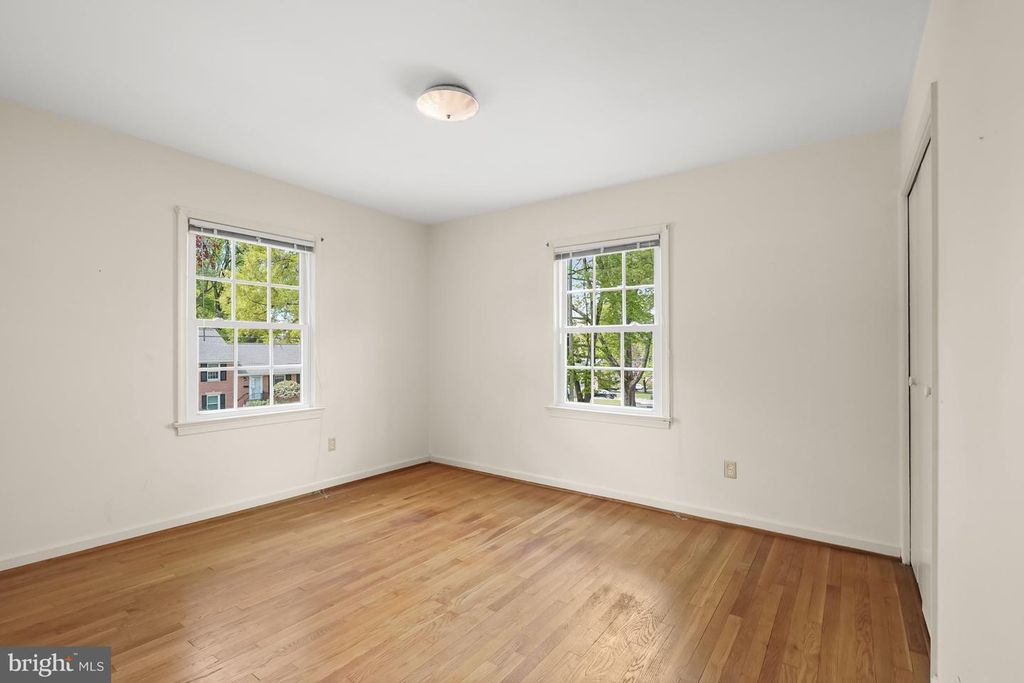 Image 12 of property listing at 9720 BYEFORDE RD, Kensington, MD 20895