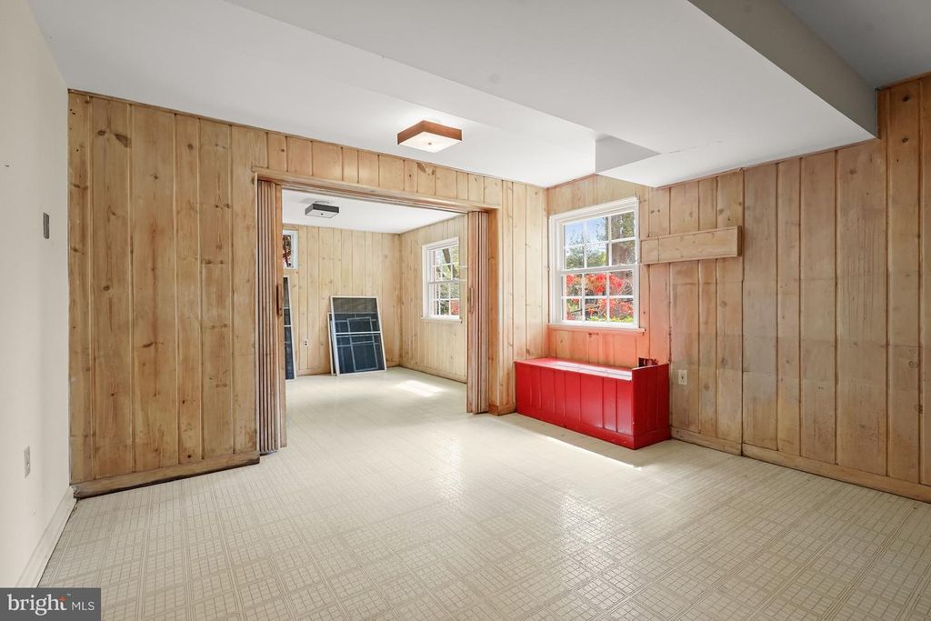 Image 18 of property listing at 9720 BYEFORDE RD, Kensington, MD 20895