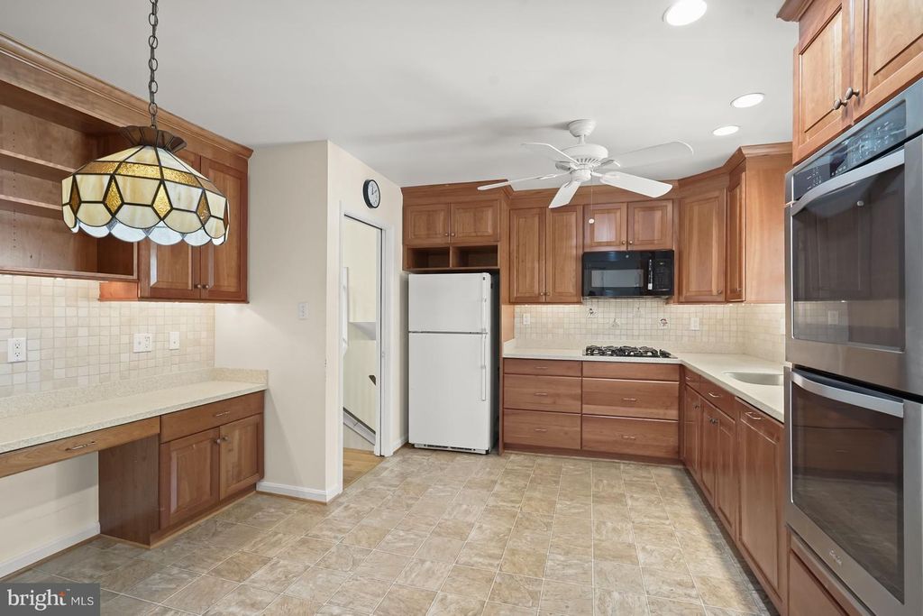 Image 9 of property listing at 9720 BYEFORDE RD, Kensington, MD 20895