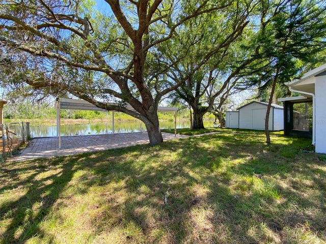 28046 LOIS DRIVE, Tavares, FL 32778