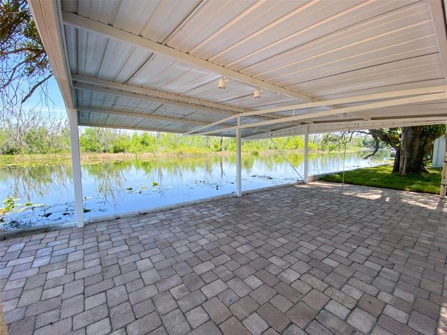 28046 LOIS DRIVE, Tavares, FL 32778