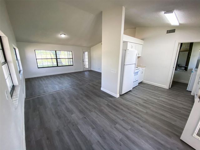 28046 LOIS DRIVE, Tavares, FL 32778