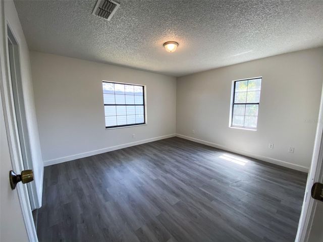 28046 LOIS DRIVE, Tavares, FL 32778