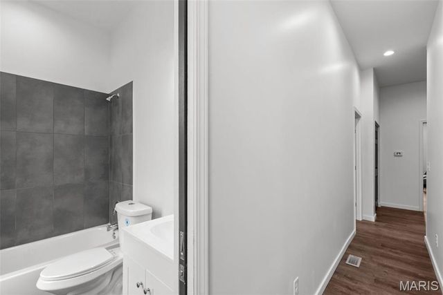 3330 Wisconsin Avenue, St Louis, MO 63118