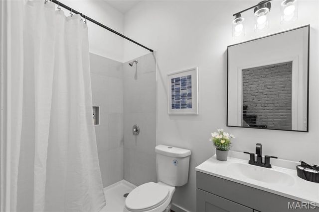 3330 Wisconsin Avenue, St Louis, MO 63118