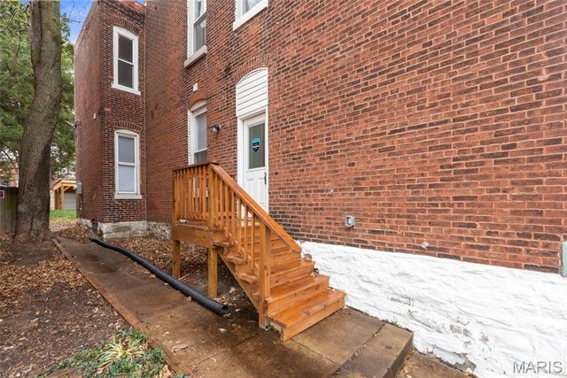 3330 Wisconsin Avenue, St Louis, MO 63118