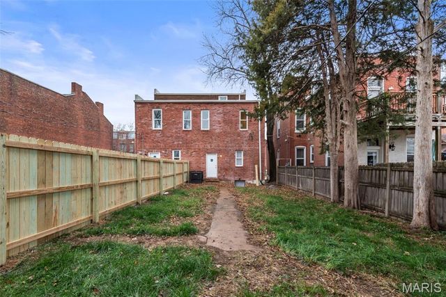 3330 Wisconsin Avenue, St Louis, MO 63118