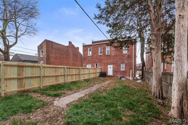 3330 Wisconsin Avenue, St Louis, MO 63118