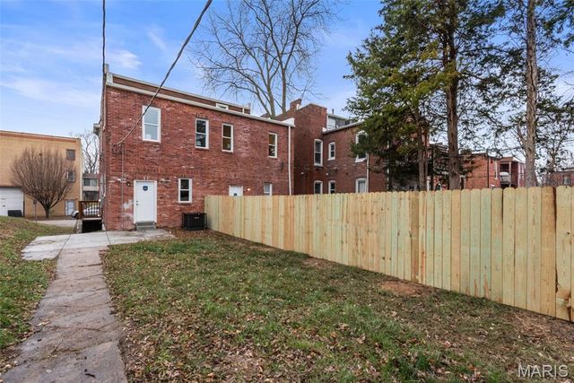 3330 Wisconsin Avenue, St Louis, MO 63118