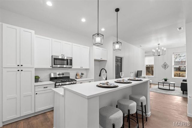 3330 Wisconsin Avenue, St Louis, MO 63118