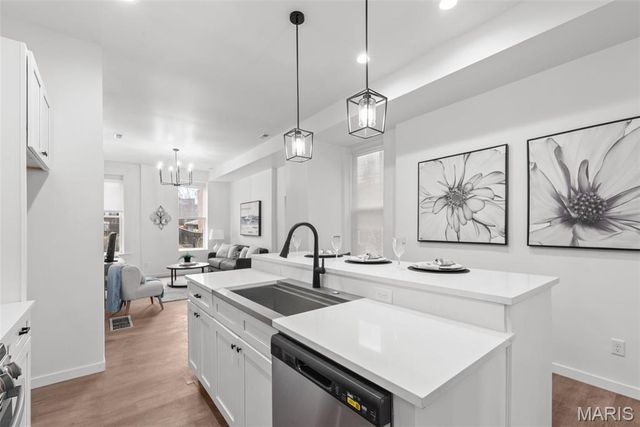 3330 Wisconsin Avenue, St Louis, MO 63118