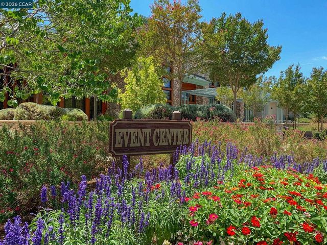 3349 Golden Rain Rd 15, Walnut Creek, CA 94595