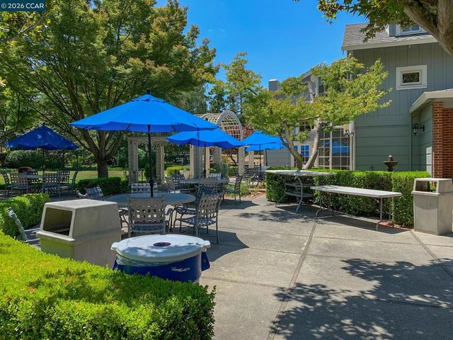 3349 Golden Rain Rd 15, Walnut Creek, CA 94595