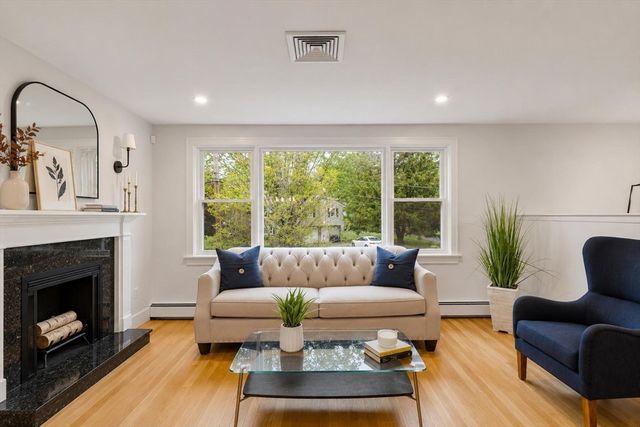 21 Clark Rd, Bedford, MA 01730