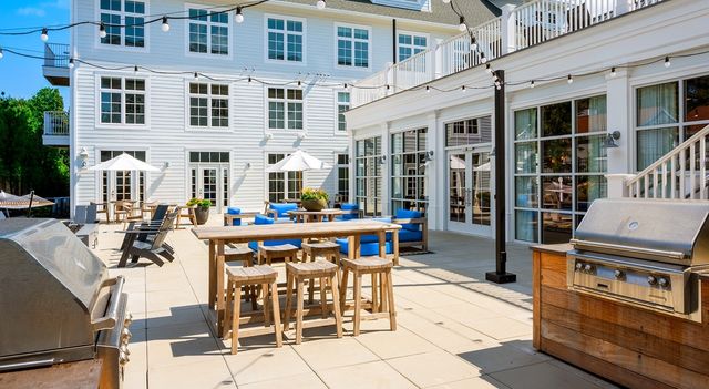 333 Unquowa Road 322, Fairfield, CT 06824